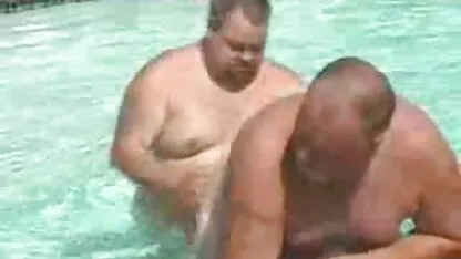 Guy les lampadaires, la fille sur la salle de bain murale pour les filles par le baiser passionné a fait son solo fou a commencé à sucer de grosses bites lui mais toujours cette porn espagnol hd paire dans la maison pour les voisins ne voient pas que baiser les uns les autres passionnément.