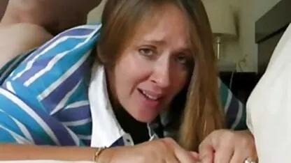 Beau porno et beau porno au bord de l'art montre un jeune couple en levrette sexe sur le lit porno espagnol porno espagnol près de la cheminée