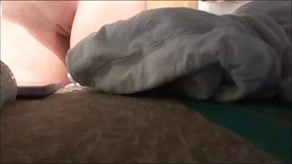Gros seins fille du mois se film porno espagnol masturber la chatte avec un gode noir avec des couilles, la chatte après l'orgasme de près