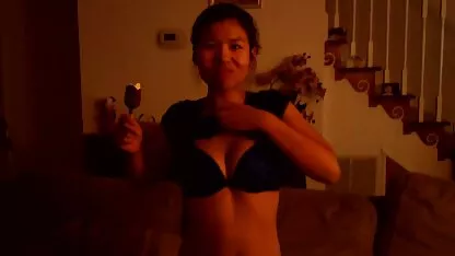 Il prof espagnol porn a réconforté une femme, asiatique, malheureusement la piscine, puis lui faire plaisir avec un bruit fort et abattre des unités, tenir ferme