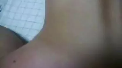 Mignon étudiant est furieux battre en L. avec une personne de pornos espagnols l'auberge