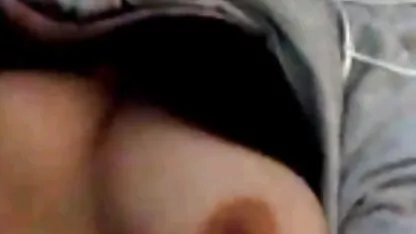 Chaude masturbation d'une beauté film pornographique espagnol dans une robe, Fétiche