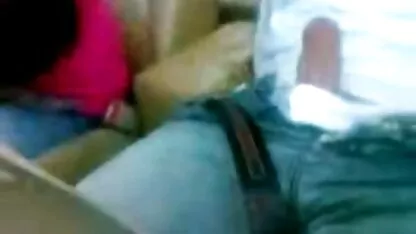 Magnifique et doux Modèle porno Caressant la chatte humide au coucher site de porno espagnol du soleil