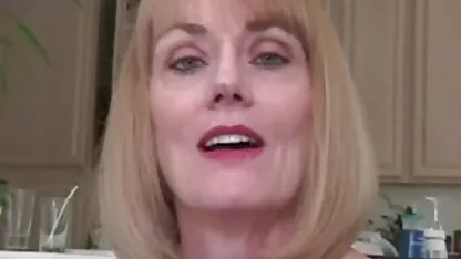Mature pornstar obtient un film porno espagnol les deux trous défoncer Hardcore