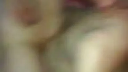 Je meilleur étudiant s'avère vierge et professeur, Énormes porn espagnol seins, décide qu'elle va devenir votre salope premier professeur à droite sur la table en classe