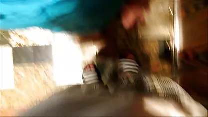 Le gars a suggéré à la fille de porn espagnol faire l'amour avec lui