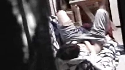 Trois femmes matures de la petite amie ont décidé de vérifier les rumeurs sur un un film porno espagnol grand et insatiable d'un gars, kinky young