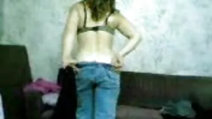 Asiatique amateur chaud bas pisser son sex amateur espagnol butin sur le sol