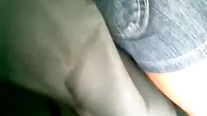 Un homme xnxx espagnole accidentellement pompé plein de sperme sur les seins