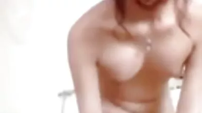 Big-tit milf est agent immobilier meilleur dans son bureau parce qu'elle a satisfait ses clients par sexe et ils ont tout acheté sans discernement, même trois gars sur le point d'acheter la actrices x espagnoles maison de elle serait heureux avec le sexe anal d'elle aujourd'hui, et tout le monde la baiser n'importe où il veut, y compris une paire