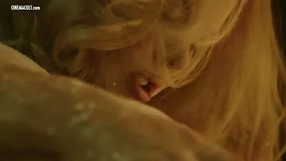 Salope honte visage pornoespagnol devant le miroir c'est la façon dont elle se prépare pour le lovey-dovey avec son petit ami, elle a complètement compris qu'elle doit disposer dans son intégralité et ne sera pas il va la baiser, que le contraire est vrai, et en cela elle baise habilement