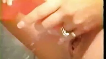 Belle nana avec de grosses lèvres de sa chatte jouit d'un dur frapper dans videos branlettes espagnoles le cul et cumming de sexe anal profond