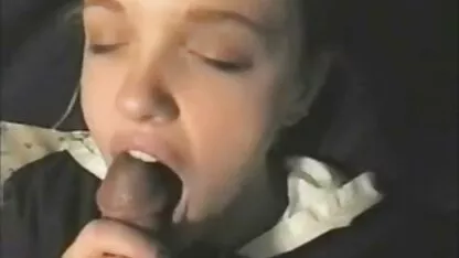 Une femme riche baise avec le chef des services de sécurité tandis que son mari, un homme d'affaires, a disparu video porno espagnol gratuit à la bourse aux enchères