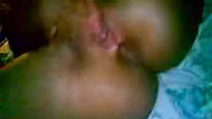 Massage, exercice actif, en apportant le vibromasseur télécommande x porno espagnol dans la chatte