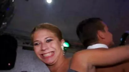 Trois cuisiniers sexy ont des porno espagnol hd relations sexuelles lesbiennes dans la cuisine