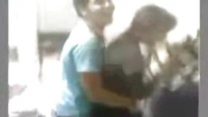 Blonde avec de charmants seins baisée avec un jeune porno espagnol hd prince
