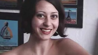 Marcher le long de la côte, une Latina avec un beau cul et des seins luxuriants magnifique dos avec son petit ami dans un très excité et elle veut baiser à droite en ce moment et n'a pas besoin de le convaincre parce qu'il retire immédiatement les grosses bites et la laisse film porno espaniol sucer et délicieux sperme en elle après une pipe, trop