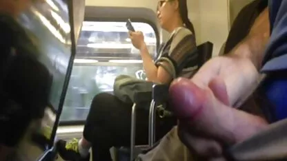 Joufflu, coquine, Doigté, saillie mamelons porno espagnol porno espagnol et la chatte dans le lit sur la caméra