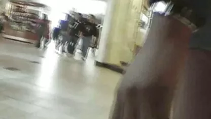 Une jeune prostituée, espagnole avec poilu unshaven'T comme le sexe avec ses collègues et elle a organisé un sexe de groupe avec trois hommes en même temps et ils poussent son cul joufflu de pornos espagnol leur cul, est développé par le vibrateur, bleu, deux personnes en même temps