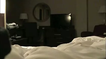 De beaux cheveux noirs en lingerie blanche irrités par un porno espagnol hd mec qui a une bite Gros seins couché à côté d'elle et il a enlevé la culotte en dentelle pour la baiser vraiment dur dans le cul et l'amener à l'orgasme