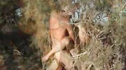 La belle splendeur naturelle a décidé de tirer le patron Hôtel VIP lit les films porno espagnol pour une paire de trio sexy et sauvage
