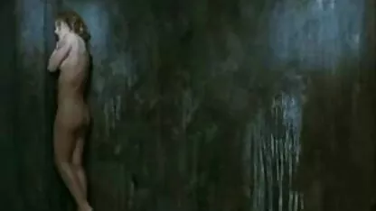 Une femme mature film porno espan doit répondre aux questions intimes d'un mec et le suce avec sa bouche