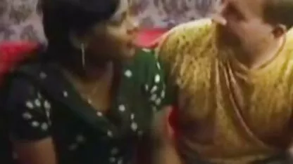 Russe plantureuse lesbienne léchage elle copine chatte porono espagnol et elle sœur tit dans chatte