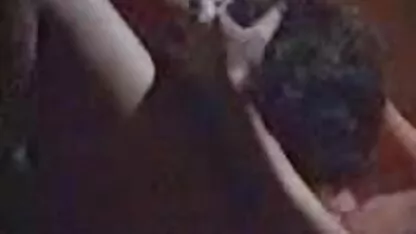 Salope asiatique a un hardcore film porno en espagnol sodomie avec un homme noir