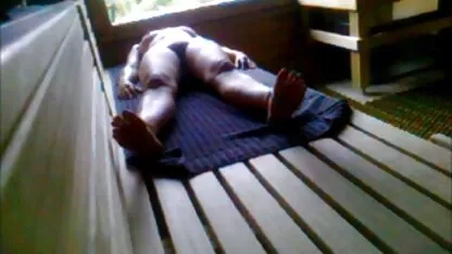 Deux copines au lieu de pornoespagnol double pour double anal avec des hommes noirs, prendre deux grosses bites dans le cul, crier de l'Orgasme anal
