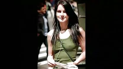 Lorsque son fils est rentré à la maison après l'école, la mère vous a avoué qu'elle ne pouvait plus être avec votre père, car elle a bu du vin et il lui a dit qu'elle méritait mieux et porn espagnol hd que la passion qui s'est créée entre eux se transformait en sexe sans retenue.