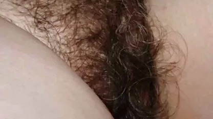 L'énorme naturel Katerina de saut frénétique et ludique site de porno espagnol à cheval tout en faisant le sexe, sexy sur le canapé, crépemie