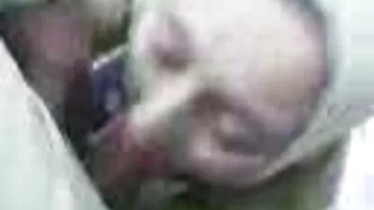 Plantureuse pornoespagnole latina tire off humide culotte doigté avec une vibromasseur anal caresser le clitoris avec un doigt, chatte, orgasme, close-up