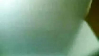 Fille nymphomane équitation un cheval en caoutchouc il plug à l'intérieur elle pornoespagnol et succion gros coq de elle copain