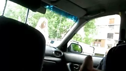 Une latina juteuse à avec l'amant d'elle sur le terrain de golf pour faire l'amour amusant dans cette film porno espagnol complet piscine et il l'a emmenée dans un trou pour plonger plus profondément dans l'anus d'elle et jouir dans sa bouche