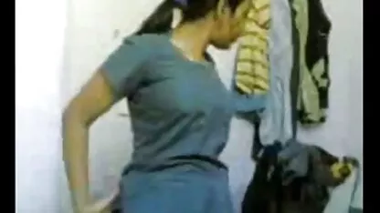 Mari cocu regarde comme un homme noir baise sa femme dans le cul et lécher les petites video sexe espagnol gouttes de sperme