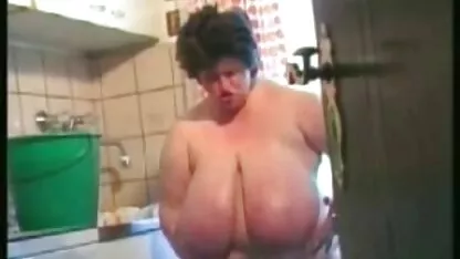 Jeune poussin avec un superbe cul et seins aime les videos x espagnoles grosses bites