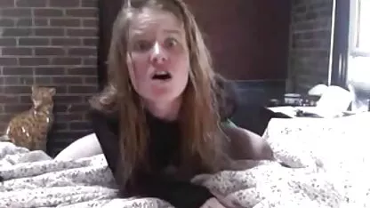 Jeune curvy blonde tirant espagnol porno sur la bite bien